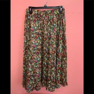 Maxi skirt // size small- medium // very stretchy